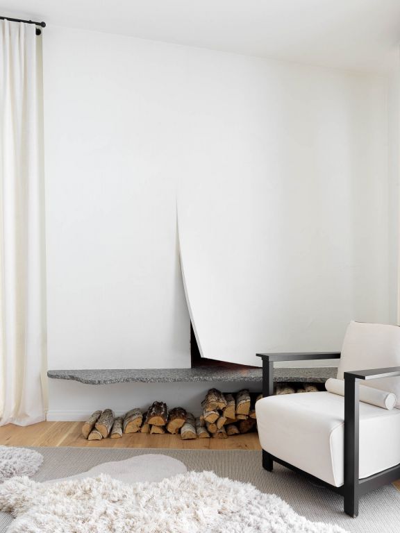 Фото интерьера, в стиле Новаторские. Проект камин в белой гостиной - Дачный дом, Автор проекта: Дизайнеры Анастасия 
