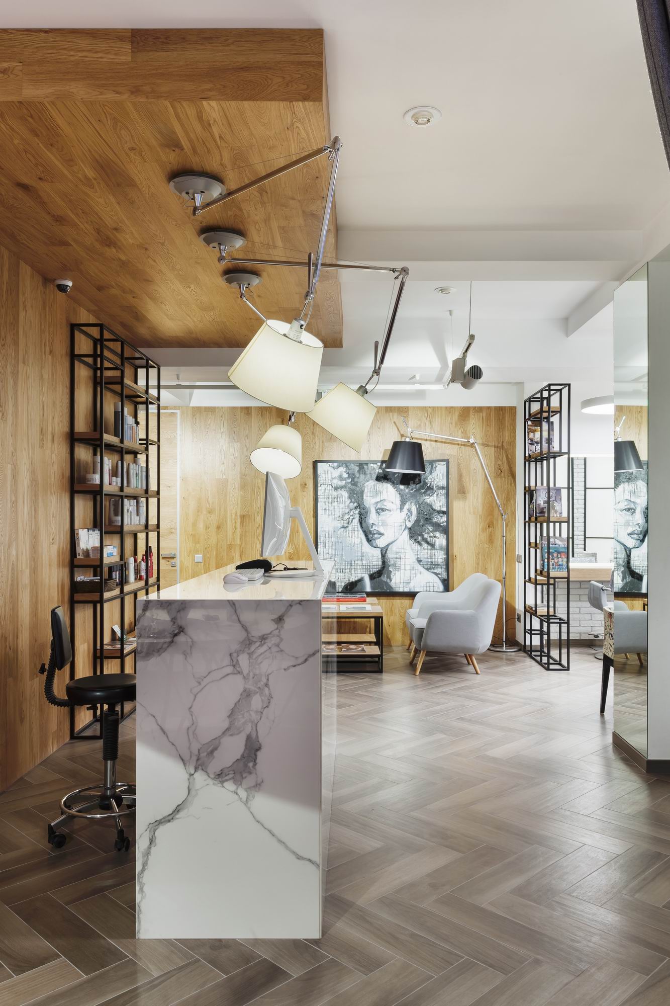 Фото интерьера, рецепшен площадью 20 кв.м. Проект общий вид - Салон красоты Времена года, Автор проекта: Дизайнеры Александр Воронов