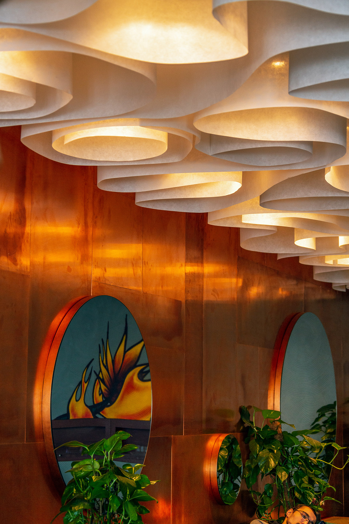 Фото дизайна, подвесной потолок wave ceiling, 14.02.2019/749570 - Дизайнерский потолок для ресторана в Иркутске, Автор проекта: Декораторы Оксана Ошмарина