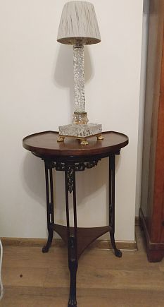 Столик и лампа из коллекции заказчицы