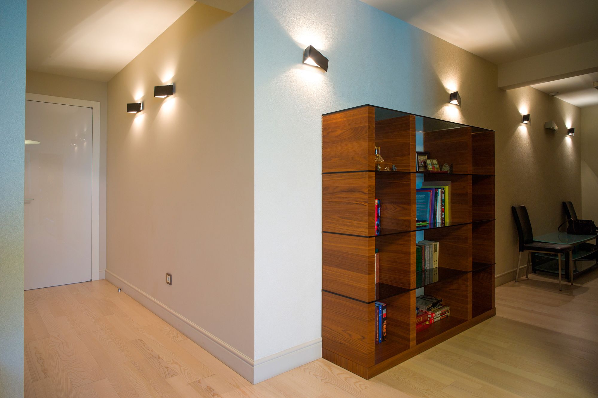 Фото интерьера, Коридор Проект 02.11.2015/472128 - Современная квартира, Автор проекта: Архитекторы Александр Иванюшин